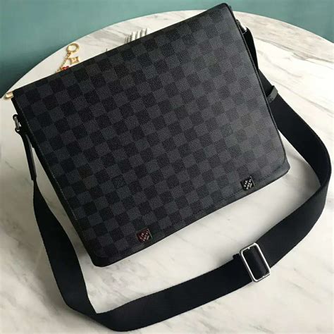 louis vuitton men hand bags.